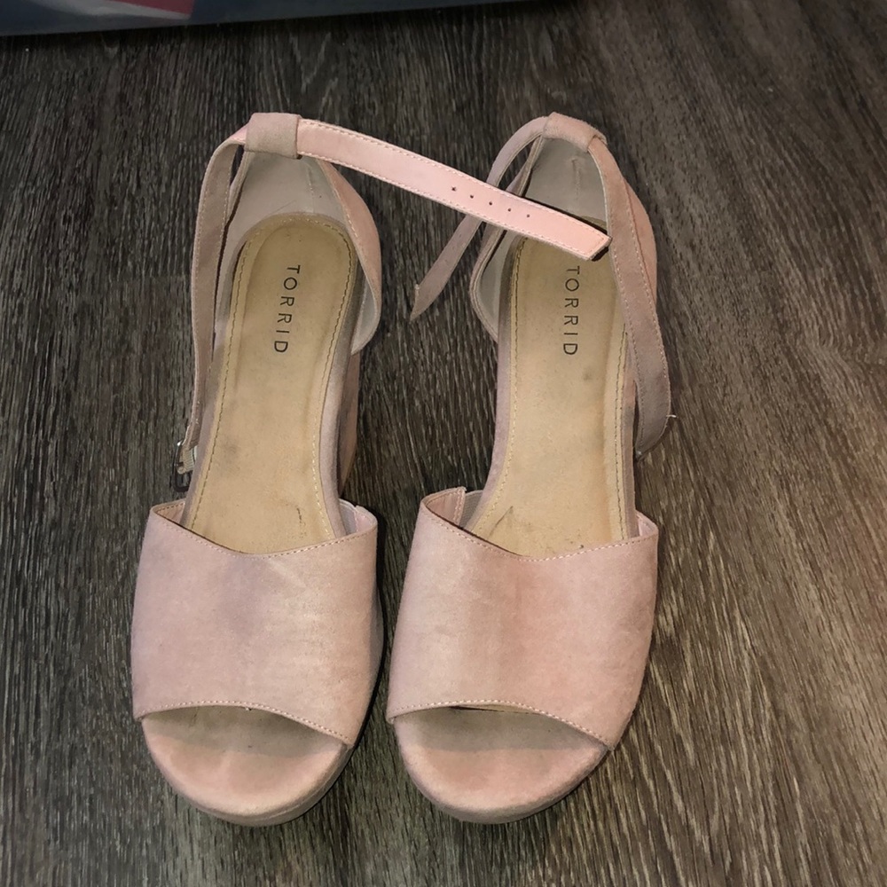 Torrid wedges